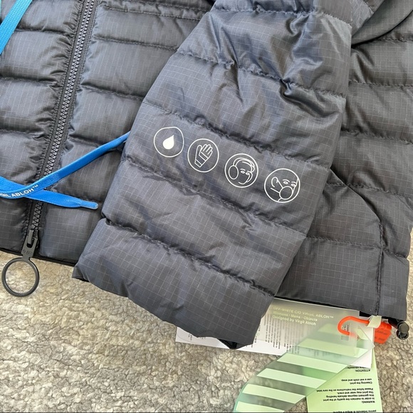 🎊HP!!🎉🖤 NWT🖤 OFF-WHITE Packable Hooded Puffer Jacket - Picture 10 of 16